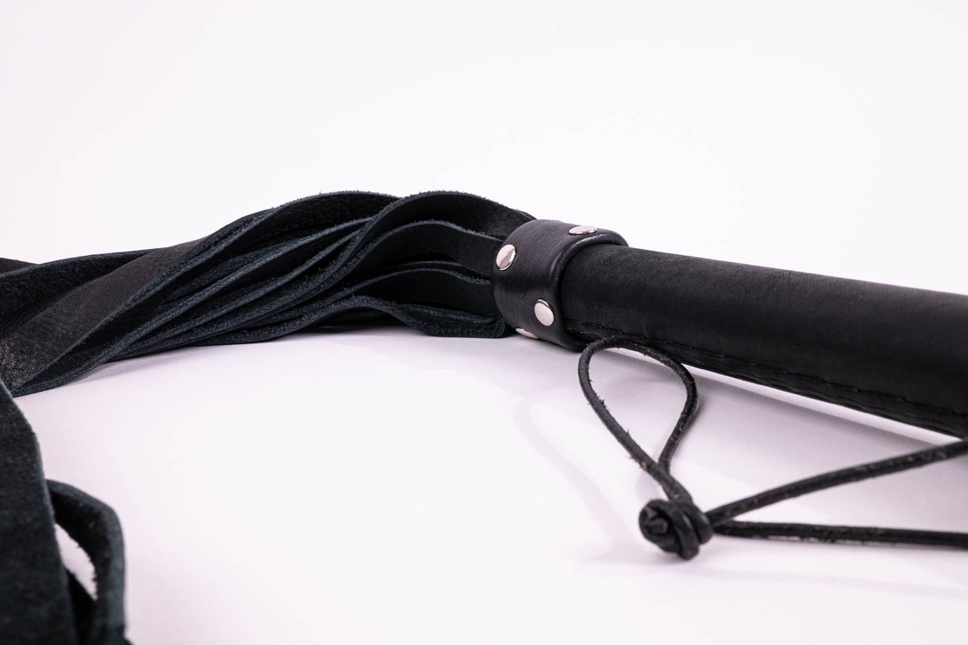 'Clavus', Flogger with studs