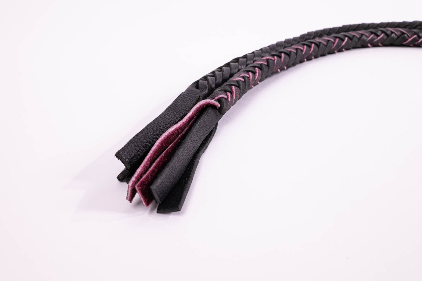 'Esteban' Single-Tail made from thick Cowhide Leather