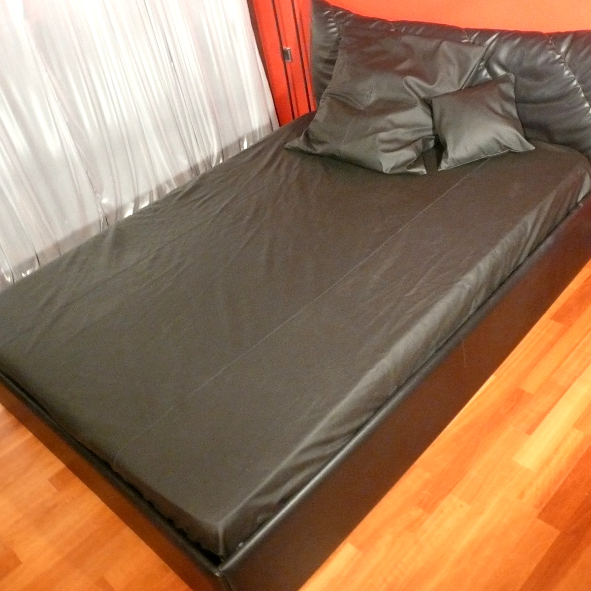 Spannbettlaken aus Kunstleder