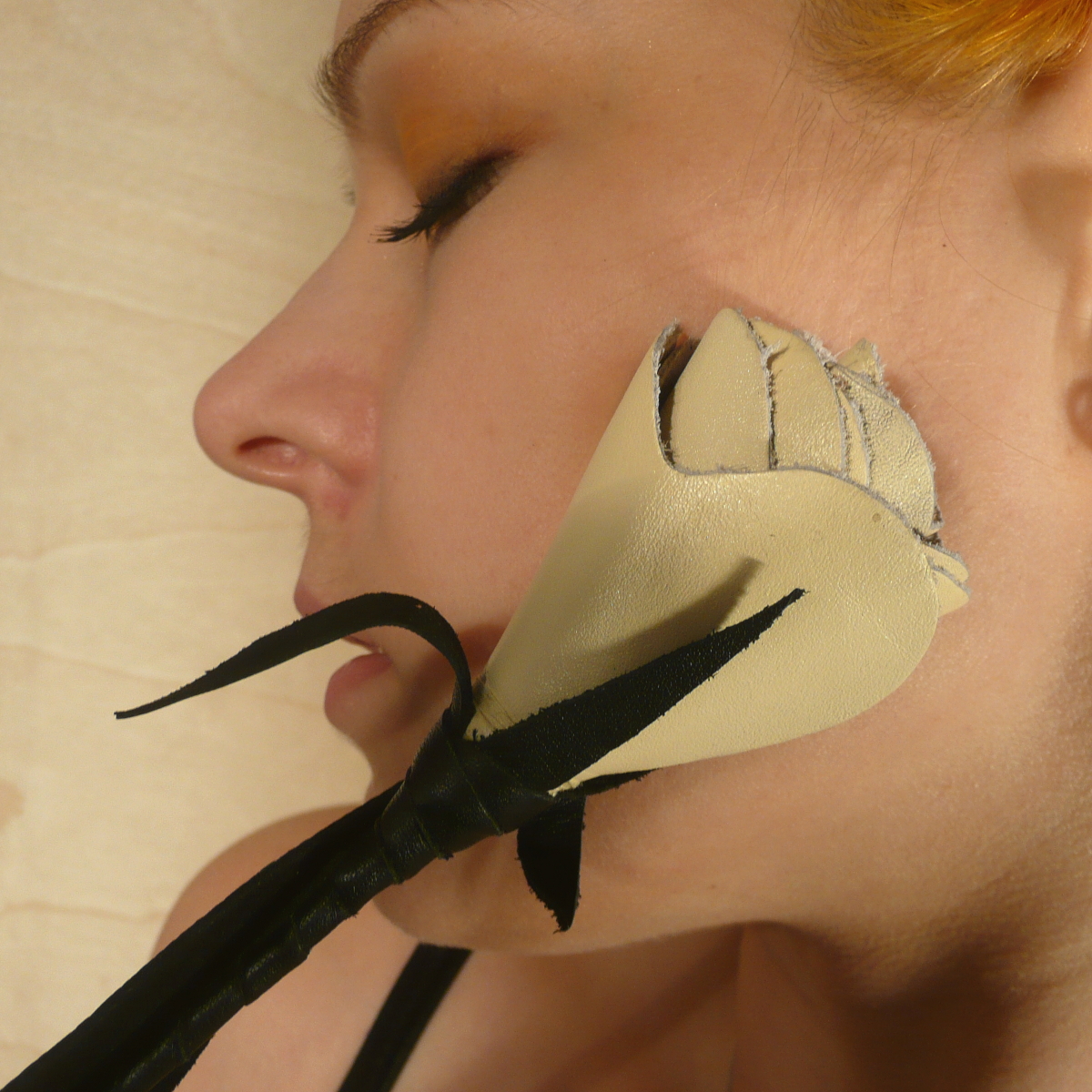 Leder-Rose, schwarz/creme