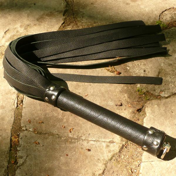 'Clavus', Flogger with studs