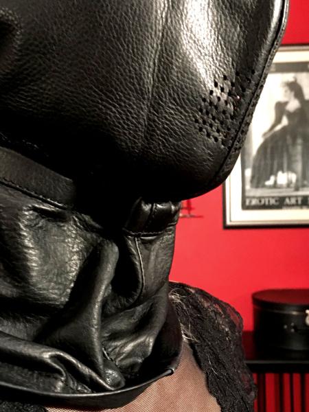Slack Hood made of leather