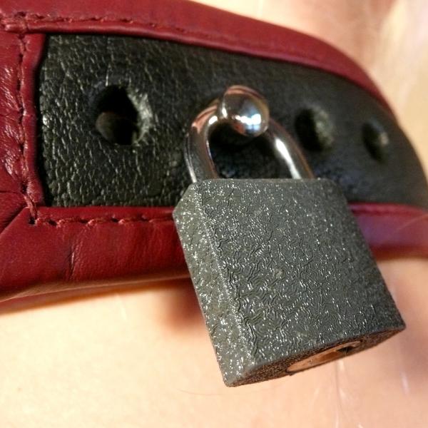 'Wotan' Collar lockable, black/bordeaux