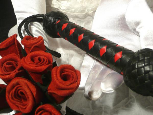 Heavy Rose Flogger