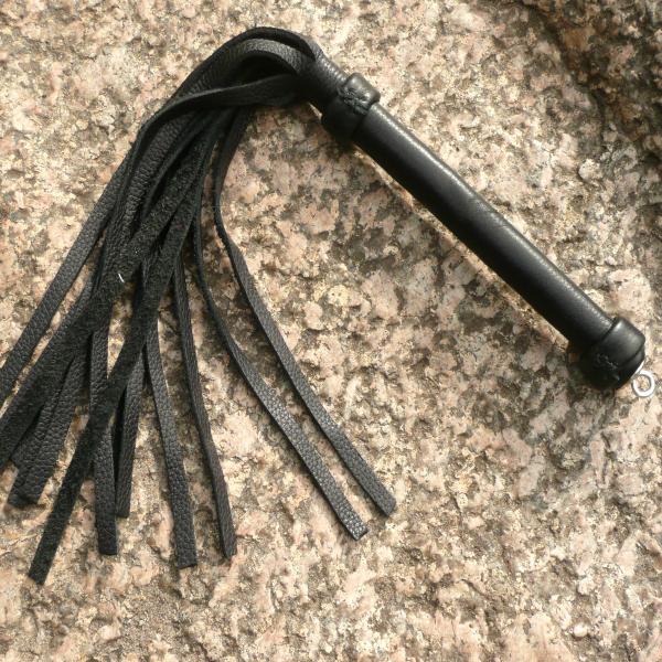 'Snuggle', Intimate Flogger