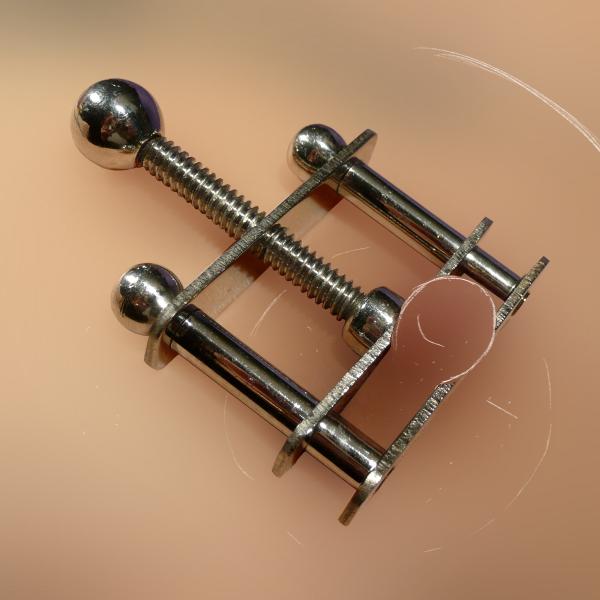 Nipple Screw Clamp