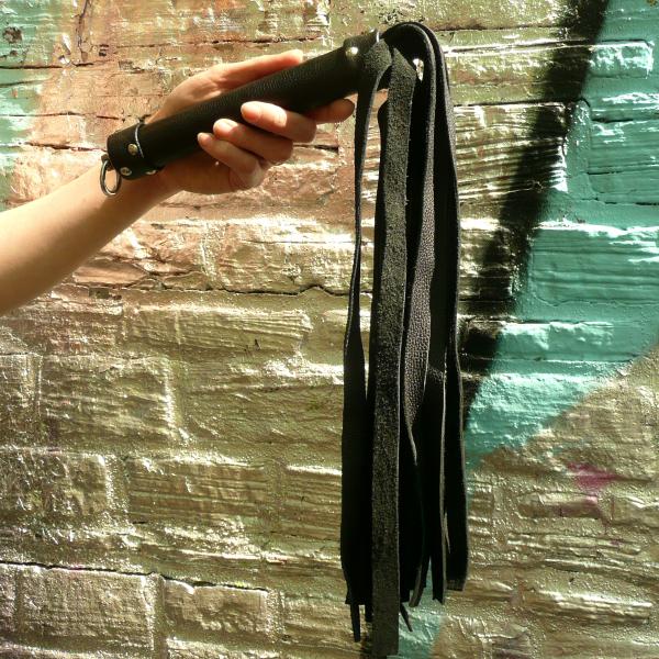 'Clavus', Flogger with studs